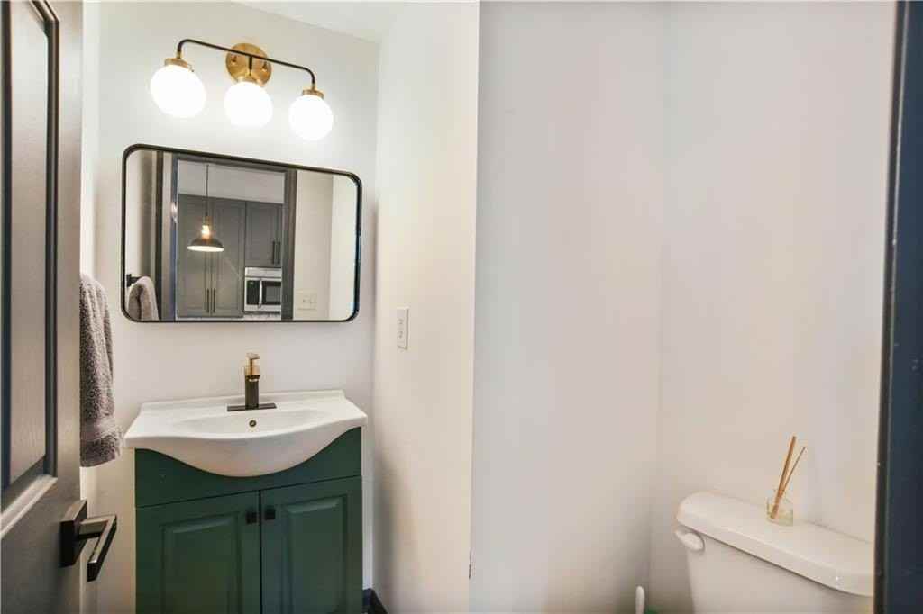 931 Fern Ave Se - Photo 6 of 34