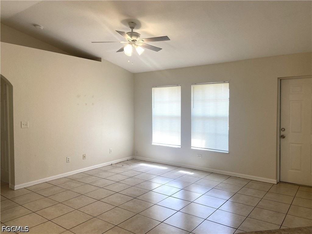4401 Ne 22nd Pl - Photo 2 of 12