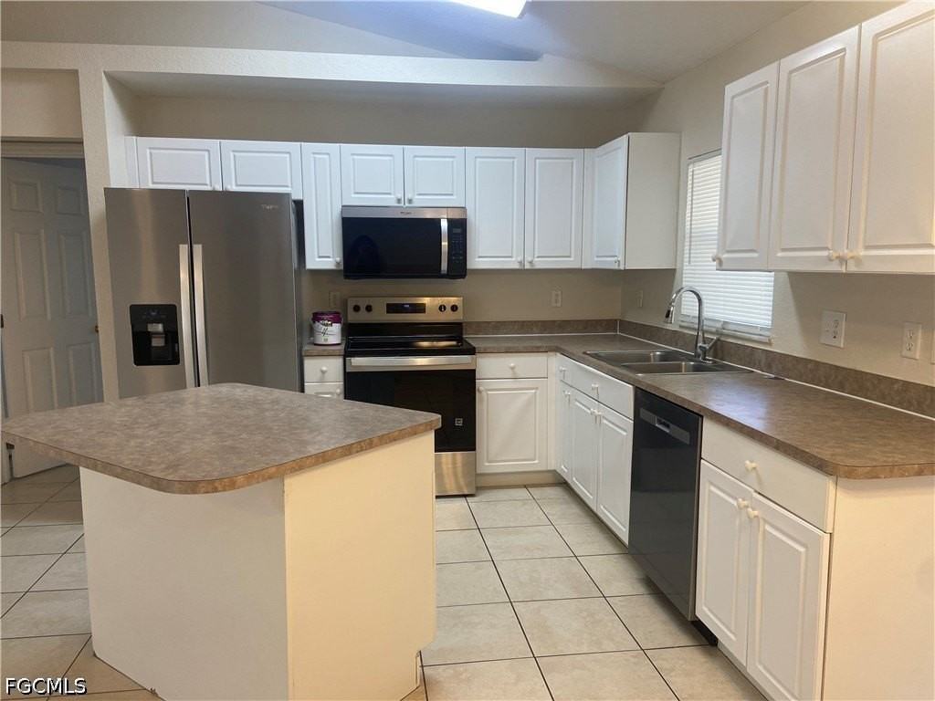 4401 Ne 22nd Pl - Photo 5 of 12