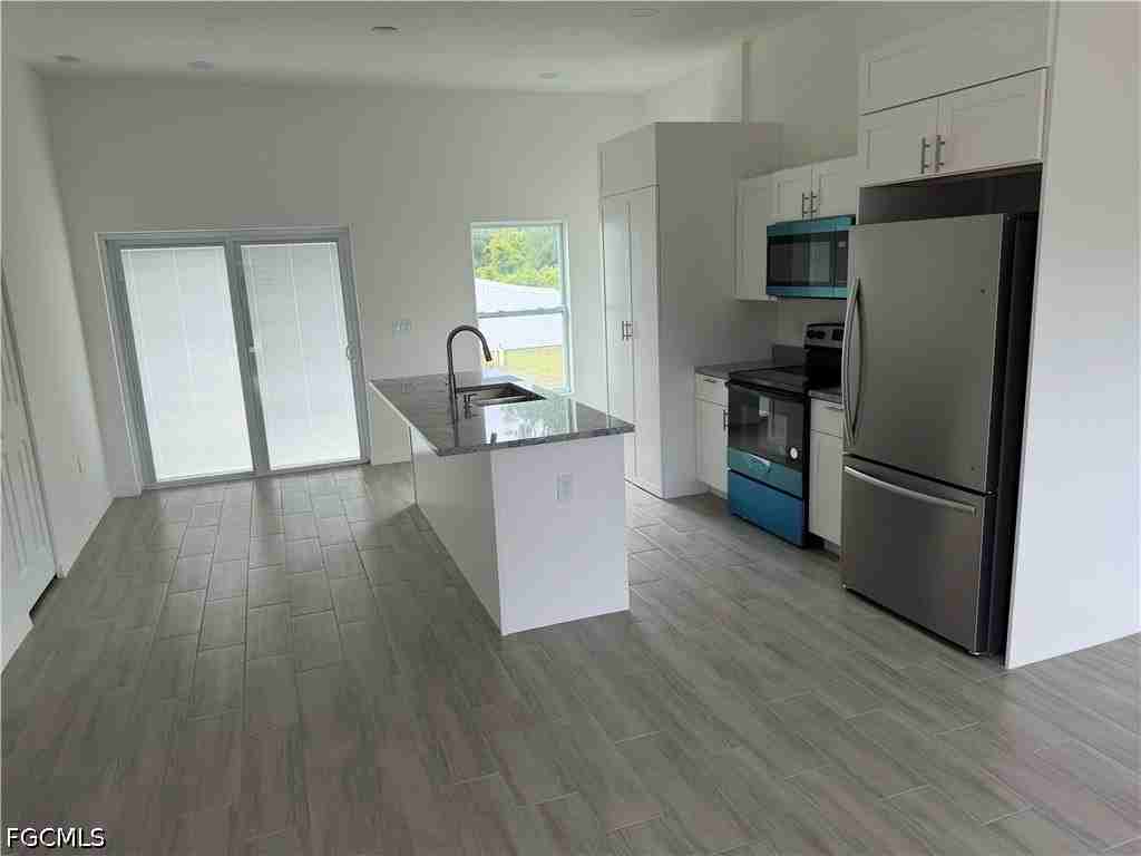 2620 57th St W - Photo 4 of 9