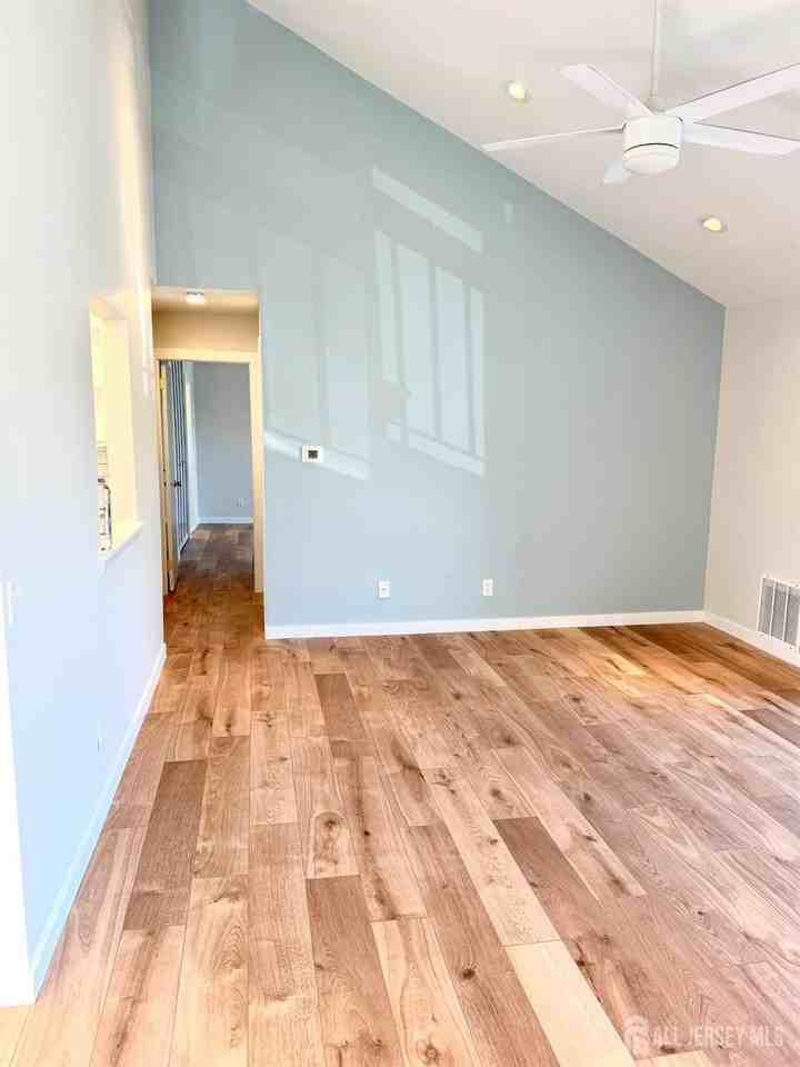 1511 Pebble Pl - Photo 6 of 24