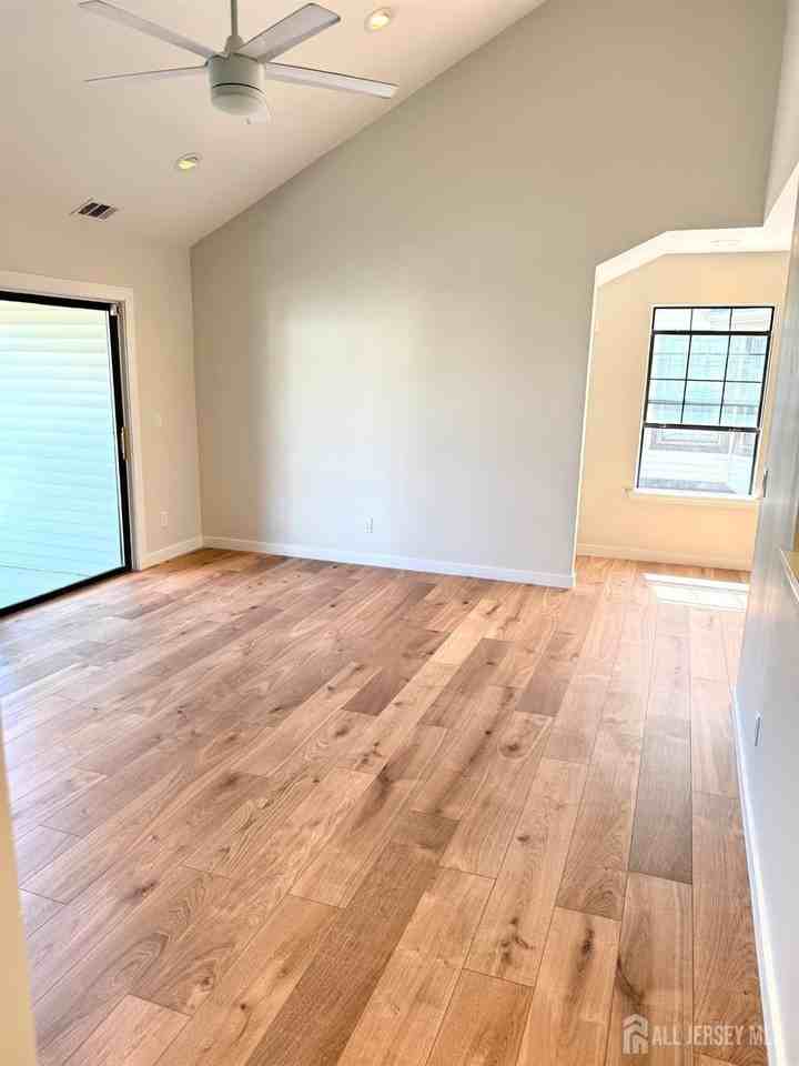 1511 Pebble Pl - Photo 7 of 24