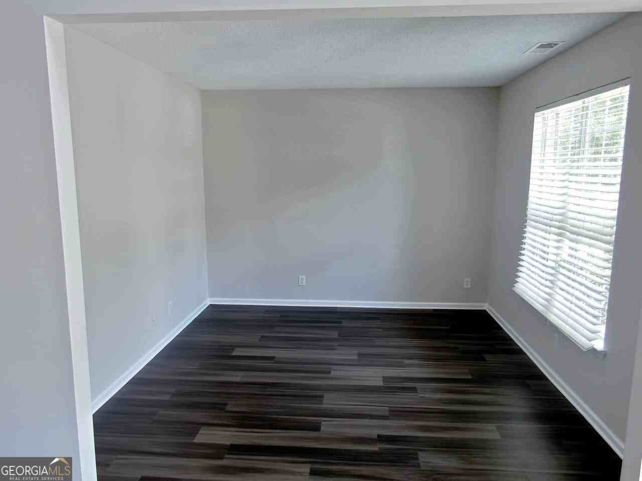 3225 Blackwood Ln - Photo 2 of 12