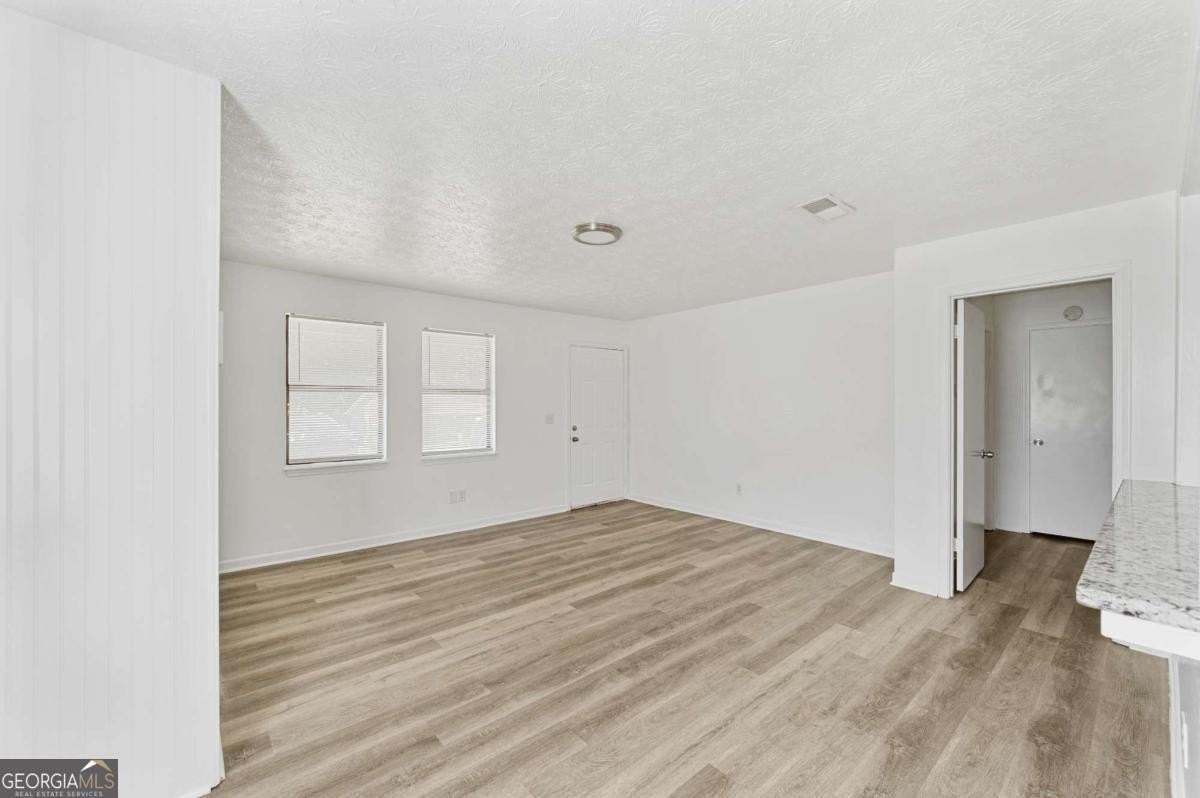 210 Tanglewood Ln #B - Photo 5 of 14