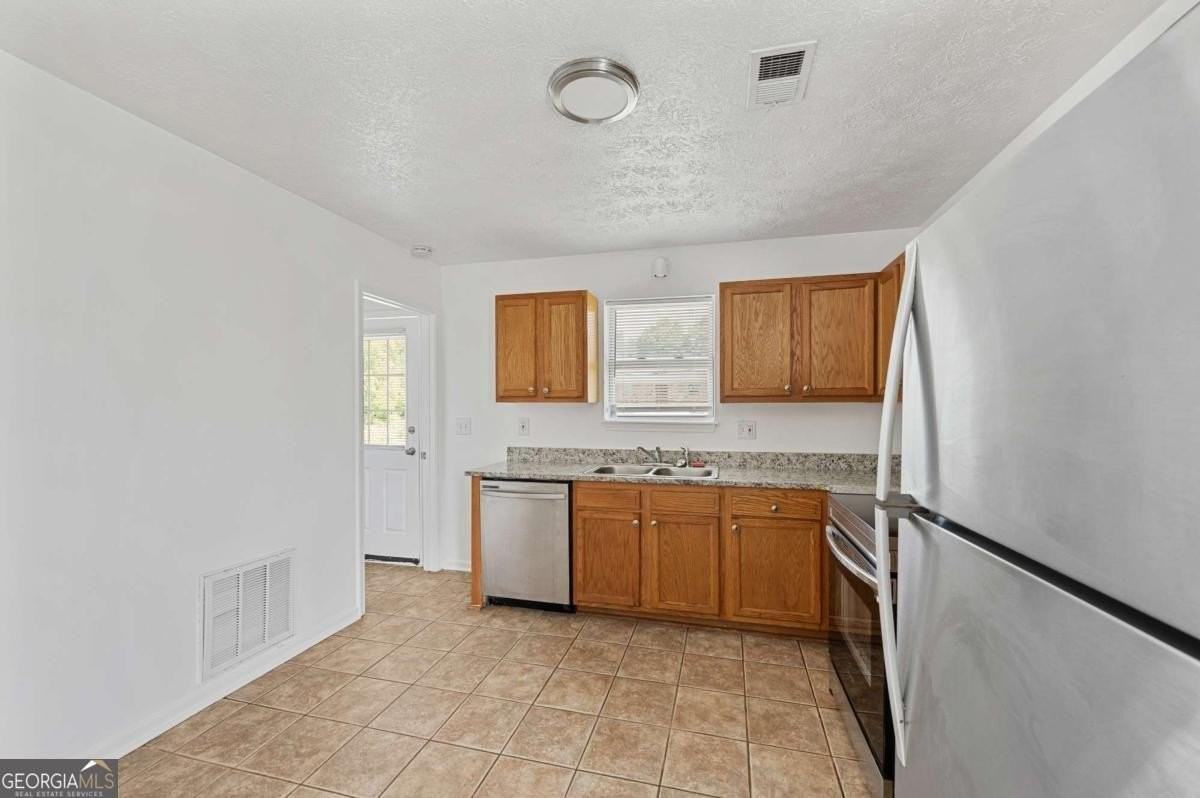 210 Tanglewood Ln #B - Photo 6 of 14