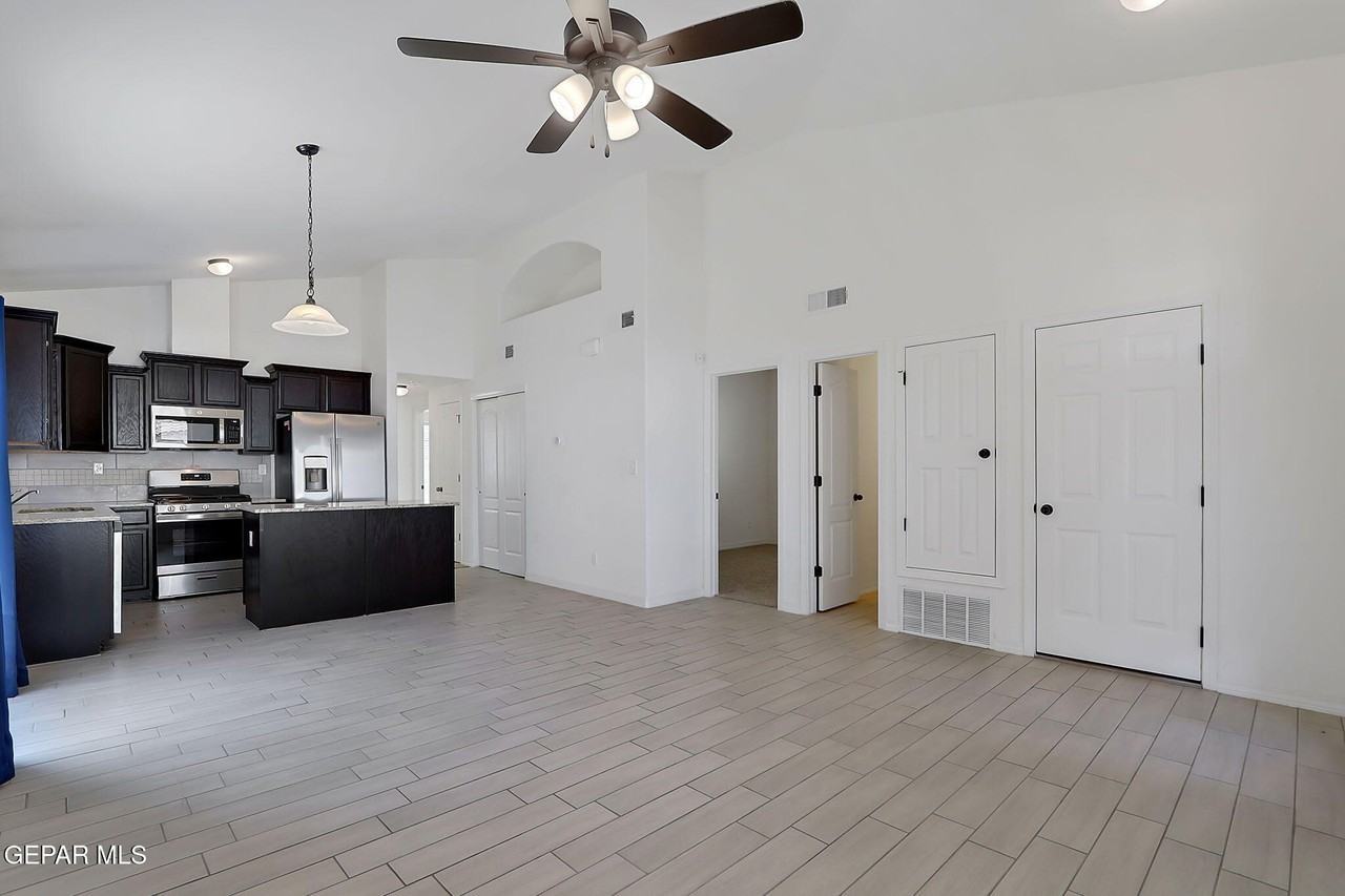 533 Paseo Modesto Dr - Photo 5 of 22
