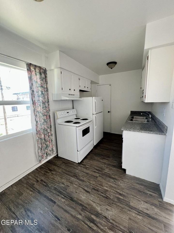 3422 Keltner Ave #5 - Photo 2 of 9