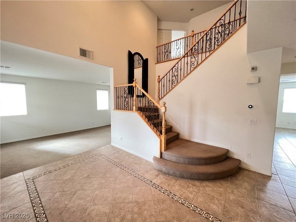 742 Canary Wharf Dr - Photo 6 of 39