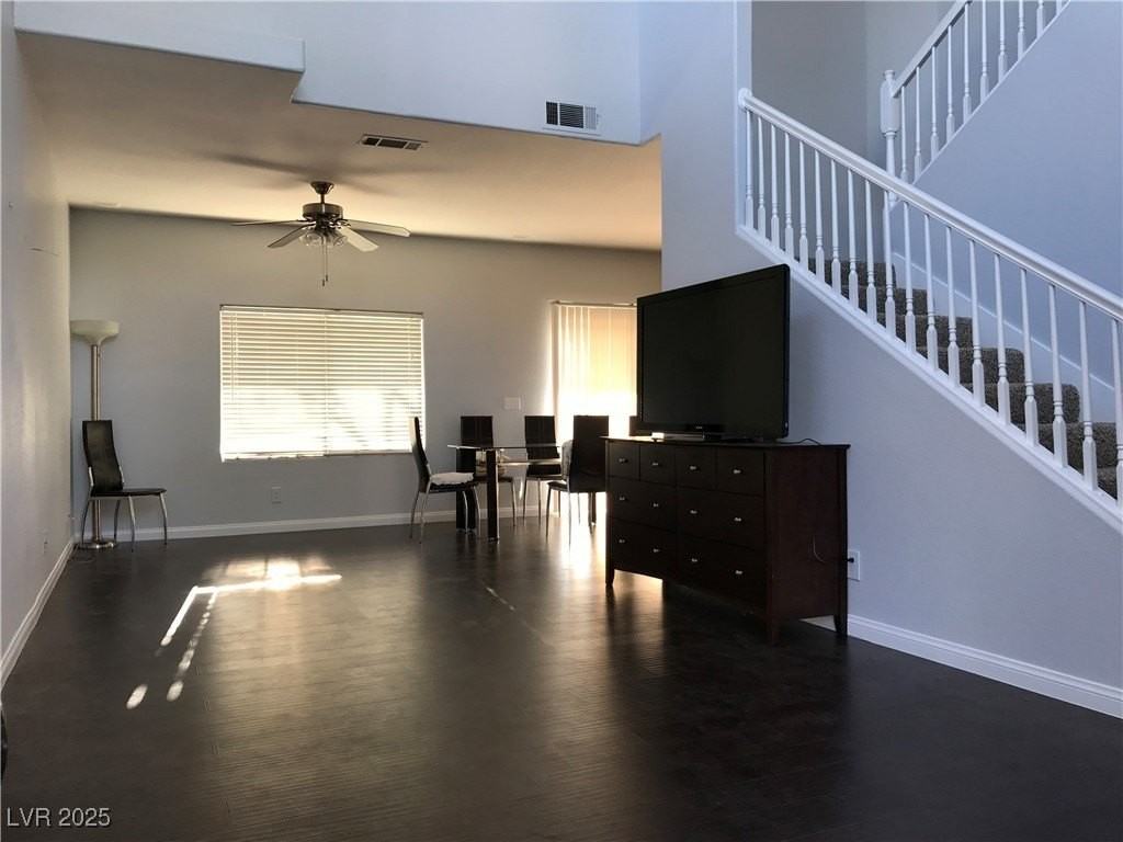 5423 Dancing Bear Dr - Photo 3 of 18