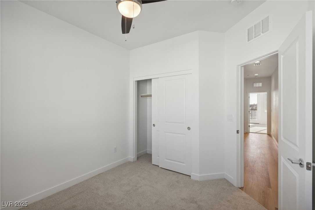 10511 Blossoming Hills Ave - Photo 5 of 12