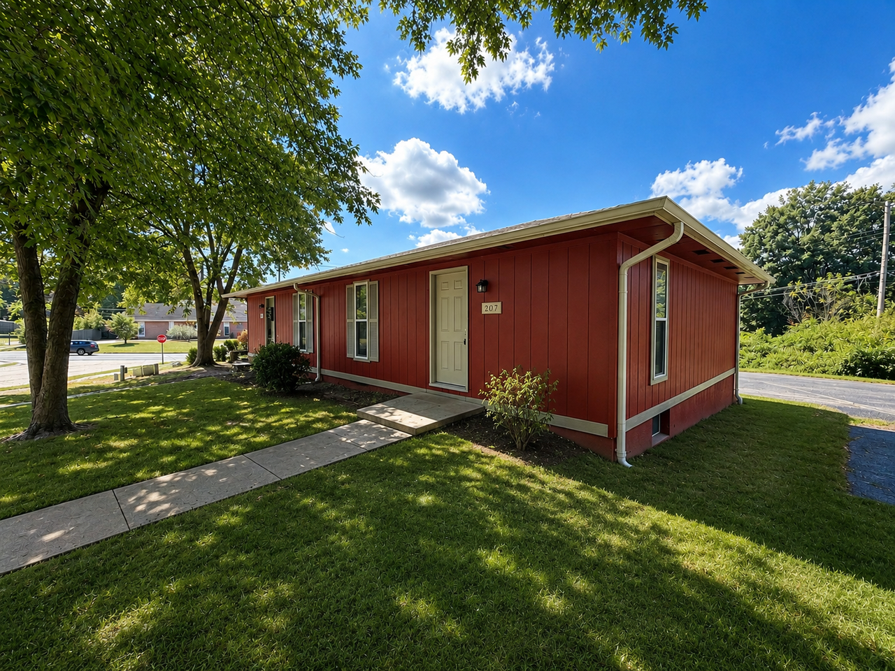 207 Wheaton Ct - Photo 2 of 30