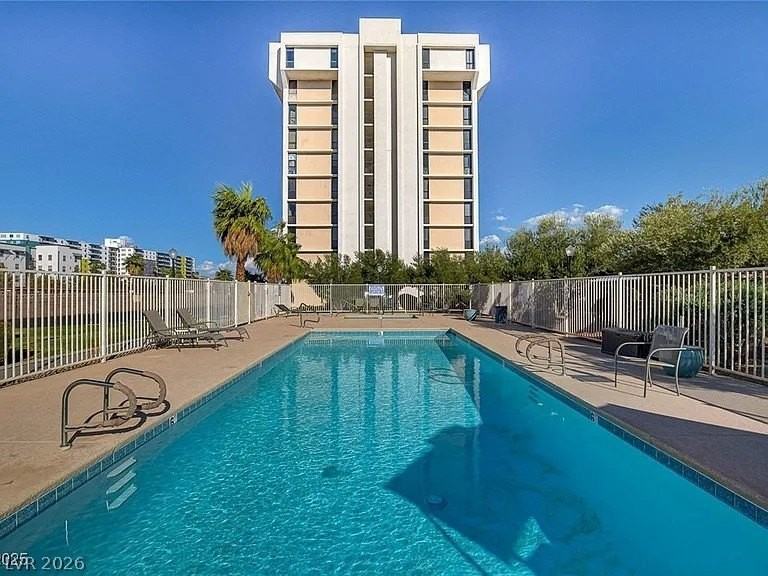 3930 University Center Dr #806