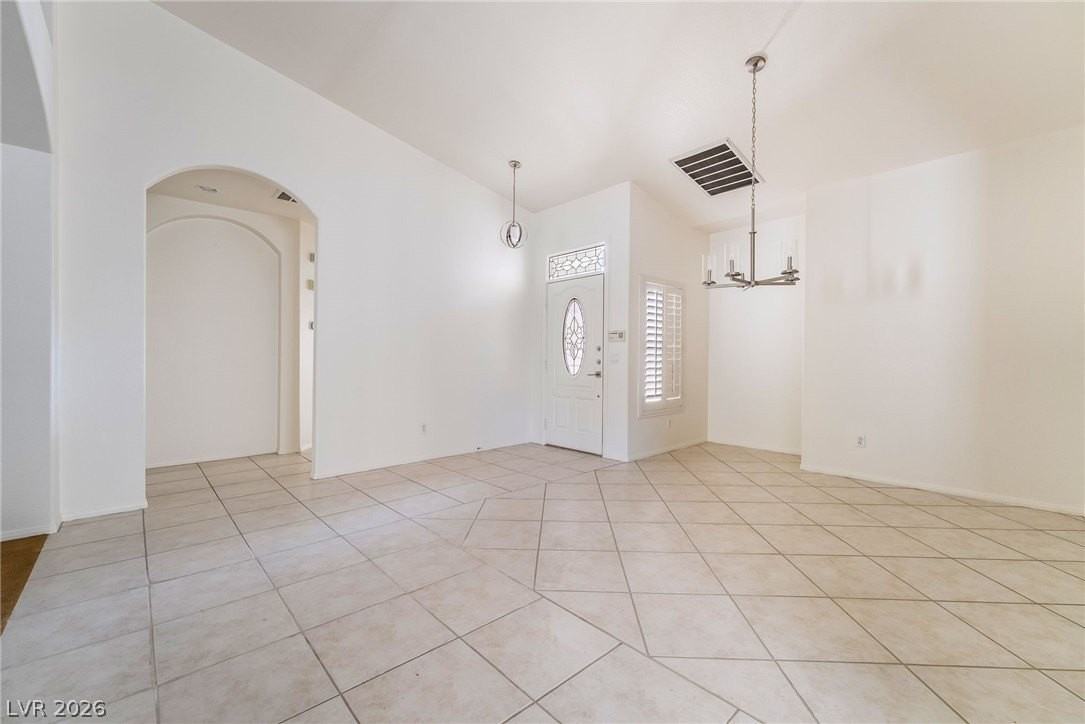 275 Full Wine St - Photo 5 of 37