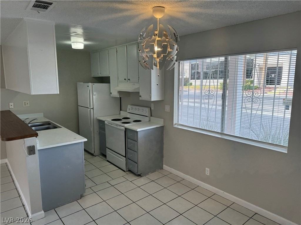 2158 E Desert Inn Rd - Photo 4 of 15