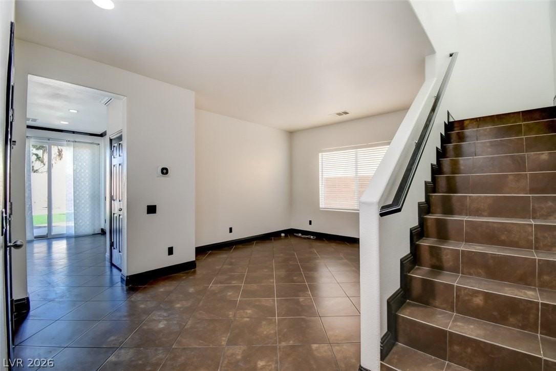 2904 Dowitcher Ave - Photo 2 of 18