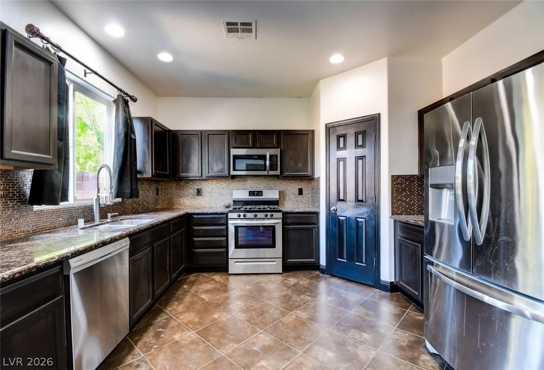 2904 Dowitcher Ave - Photo 6 of 18