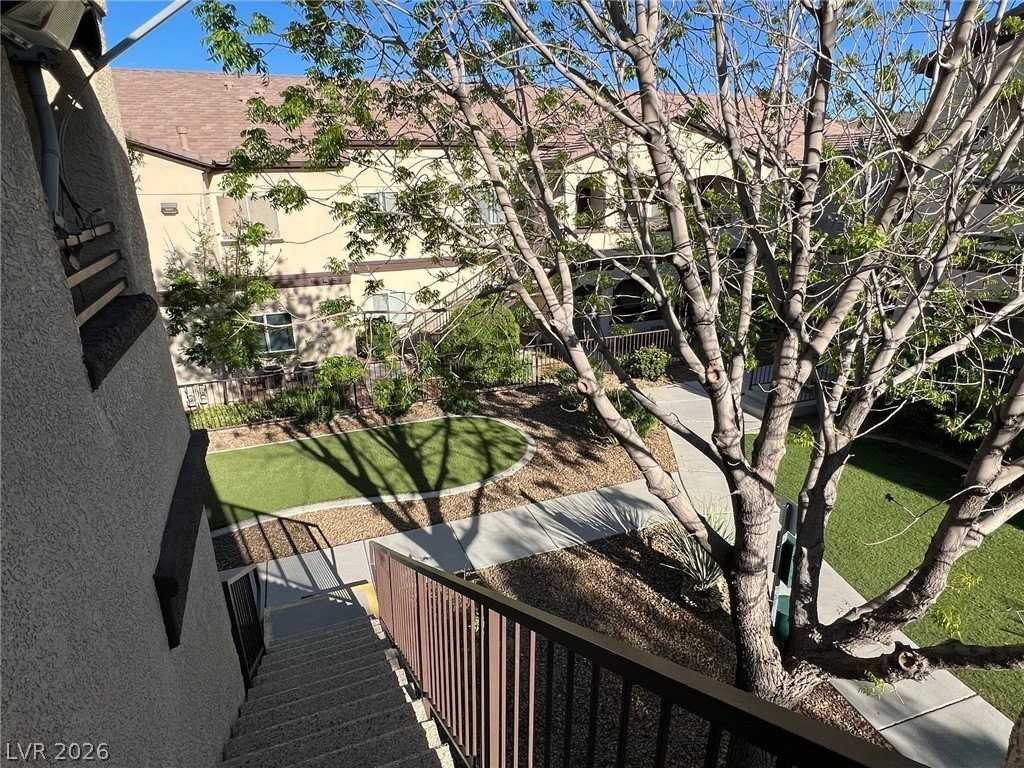 2291 W Horizon Ridge Pkwy #4222 - Photo 3 of 30