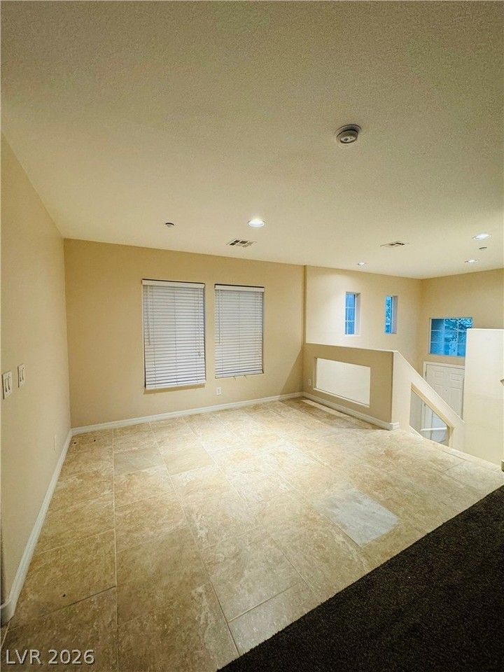 9160 Dimpled Ct - Photo 4 of 26