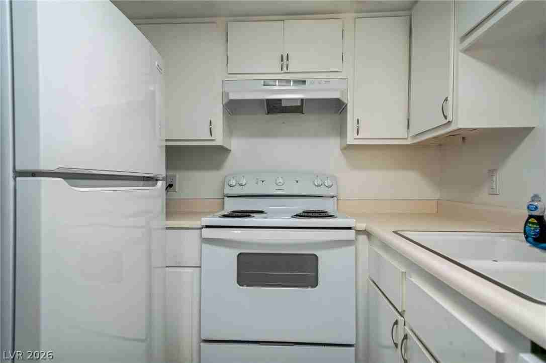 5733 Smoke Ranch Rd #D - Photo 7 of 14