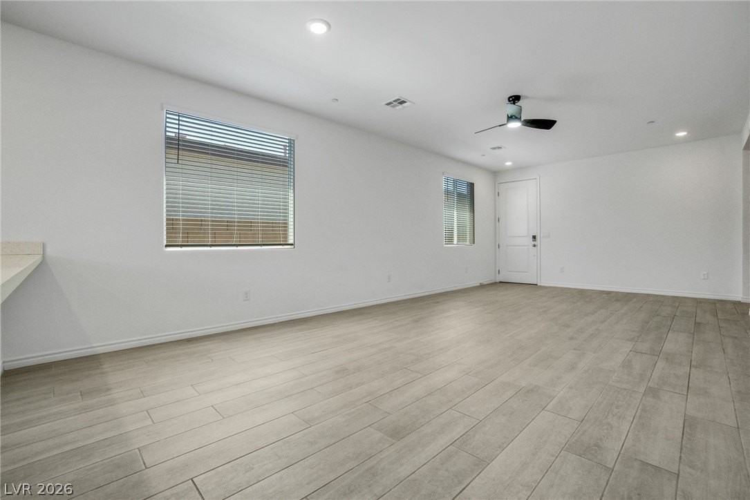 9770 Redwood Cascade St - Photo 6 of 38