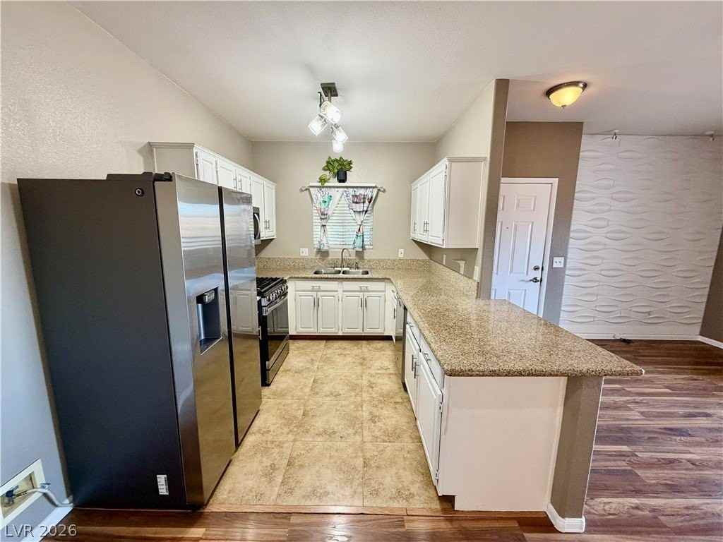 5650 E Sahara Ave #2024 - Photo 5 of 24
