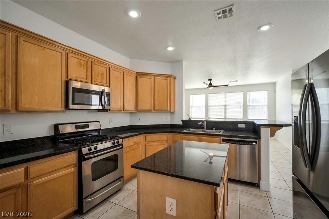 9711 Spinnaker Creek Ave - Photo 2 of 37