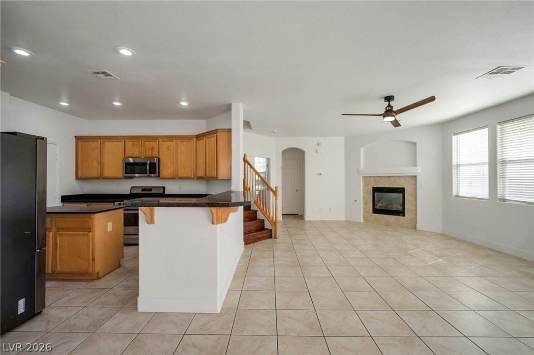 9711 Spinnaker Creek Ave - Photo 3 of 37