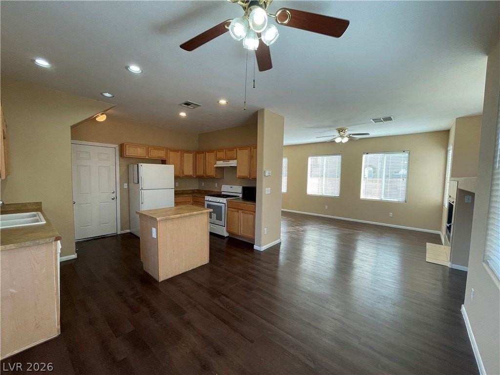 733 Emerald Idol Pl #0 - Photo 5 of 19