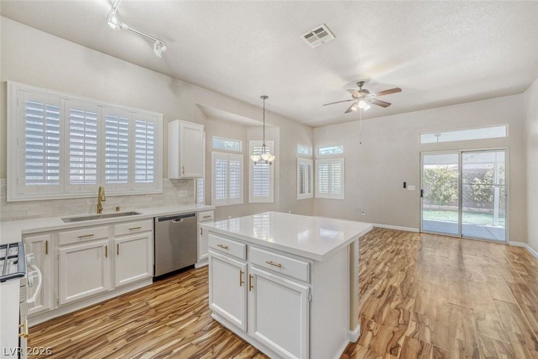 5228 Boca Del Mar St - Photo 4 of 21