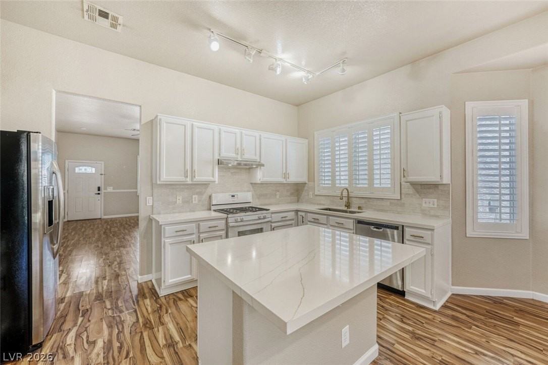 5228 Boca Del Mar St - Photo 5 of 21
