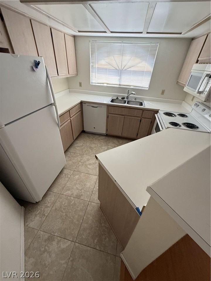 8455 W Sahara Ave #232 - Photo 6 of 10