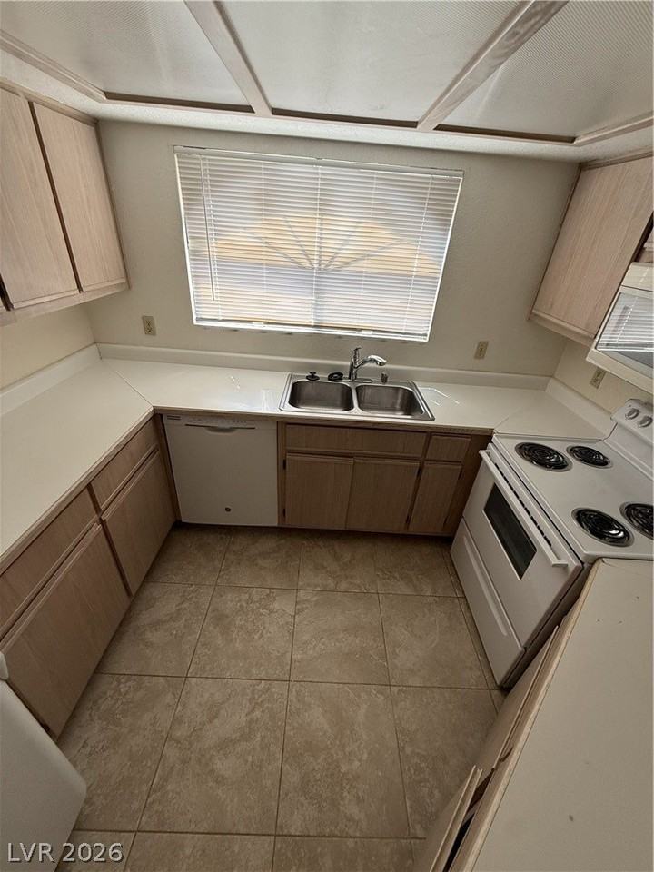 8455 W Sahara Ave #232 - Photo 7 of 10