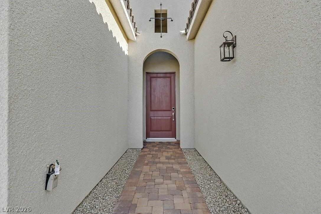 73 Atrani Bay Ct - Photo 2 of 40