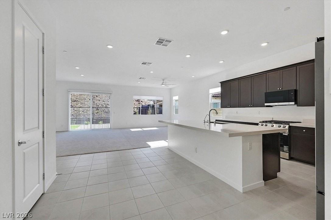 73 Atrani Bay Ct - Photo 4 of 40