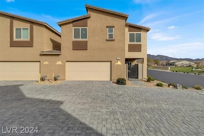 7481 Moonglade St - Photo 2 of 36