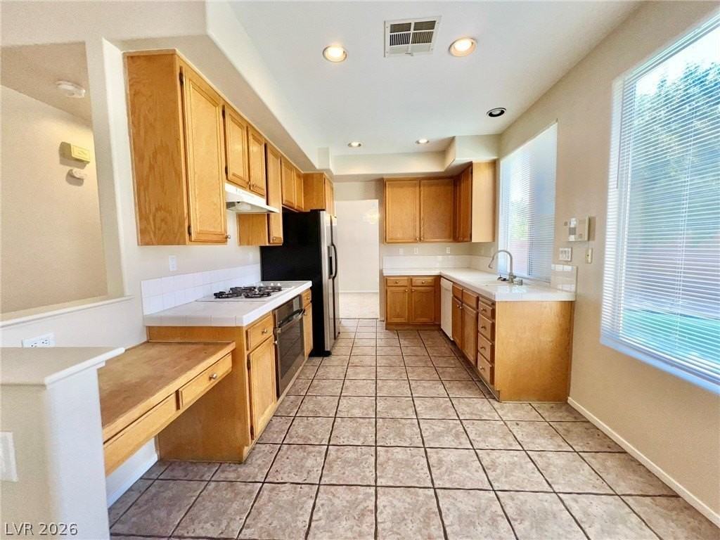 2331 Tilden Way - Photo 7 of 33
