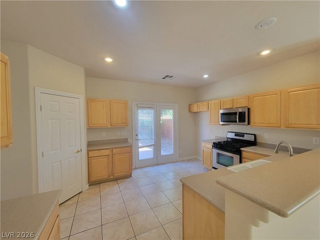 8458 Pico Rivera Ave - Photo 5 of 41