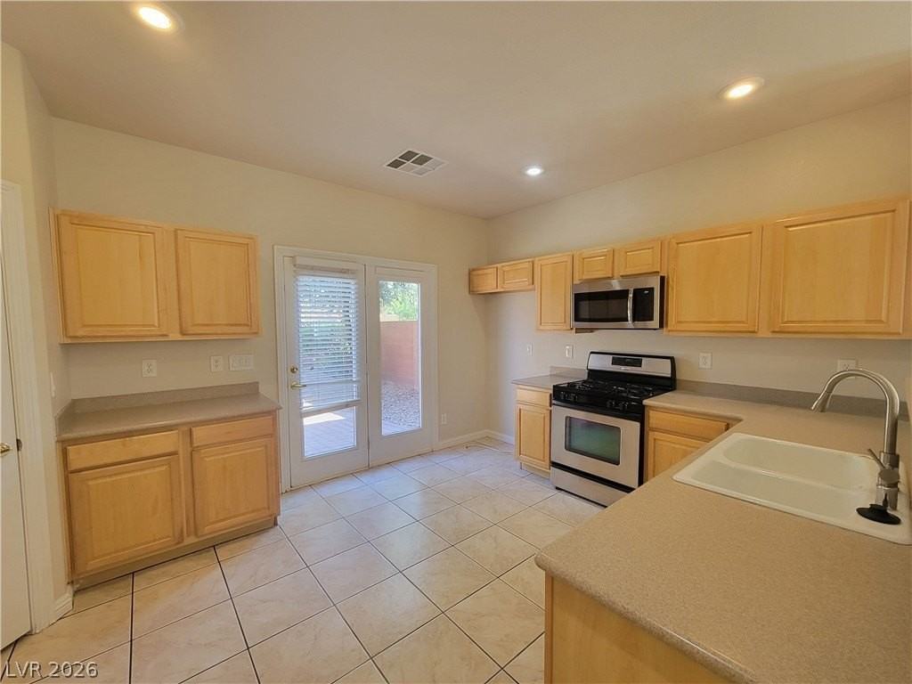 8458 Pico Rivera Ave - Photo 6 of 41