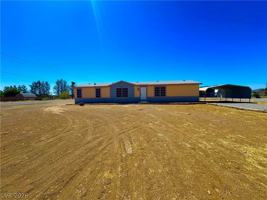 featured image of 3021 W Medicine Man Rd