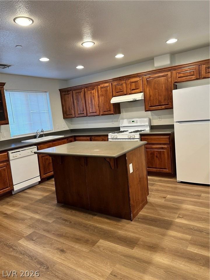 4774 Mereworth Ct - Photo 4 of 16
