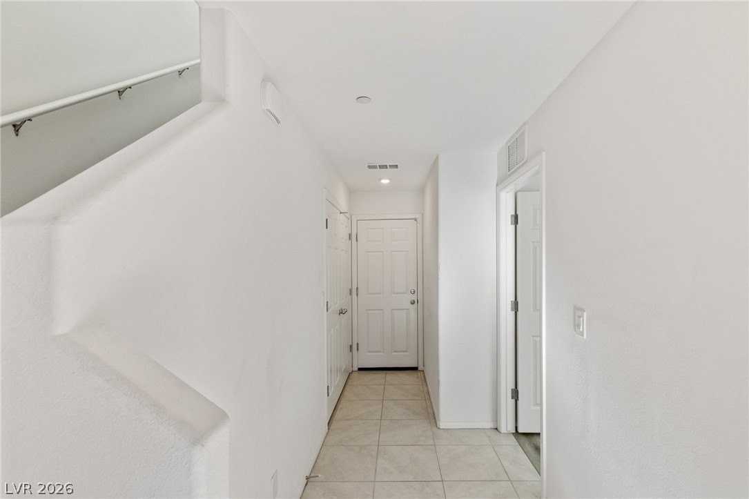 6227 Runestone St - Photo 3 of 33