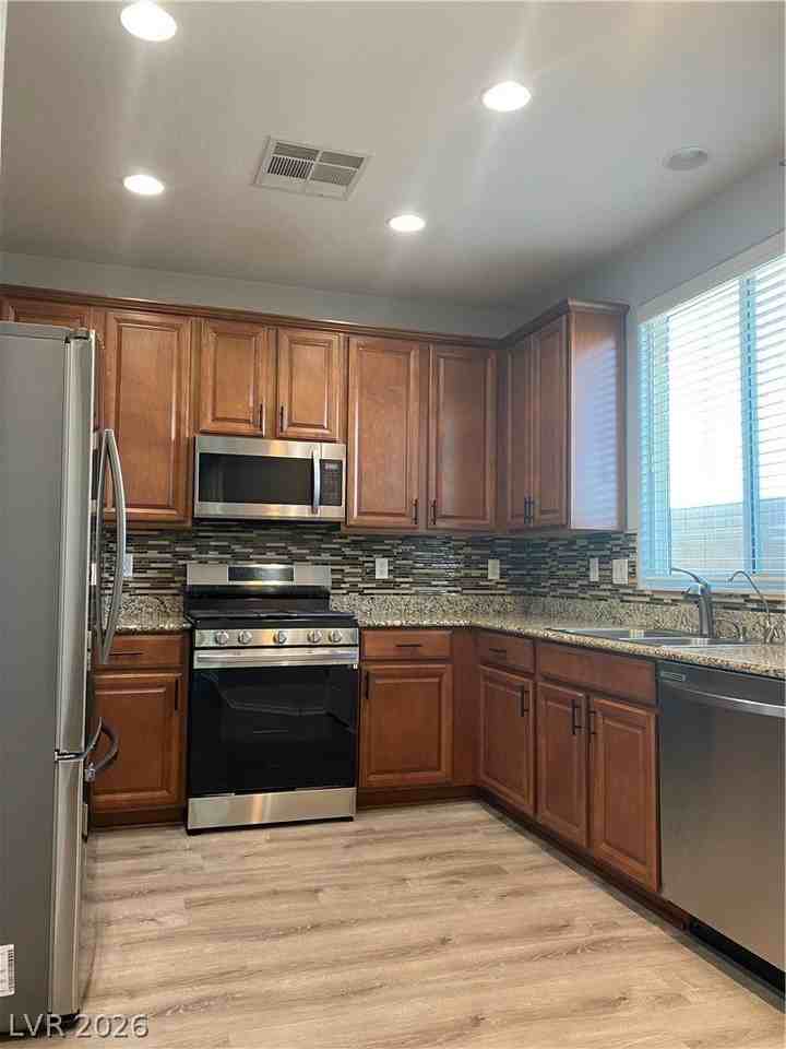 8176 Lake Chippewa St - Photo 7 of 22