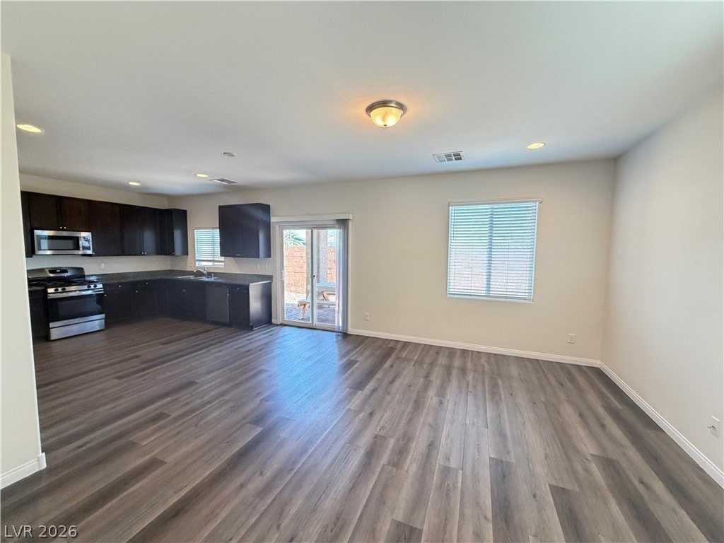 6070 Forest Archer Pl - Photo 5 of 49