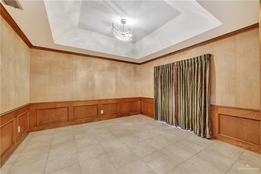 304 Bluebird Ave - Photo 4 of 27