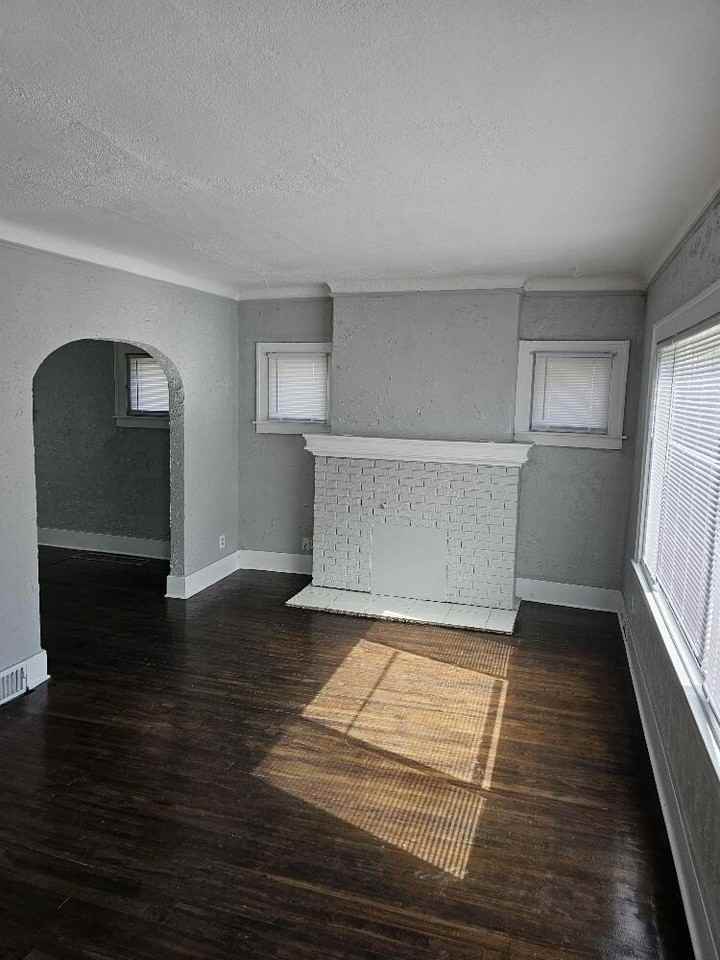 16583 Archdale St - Photo 4 of 9