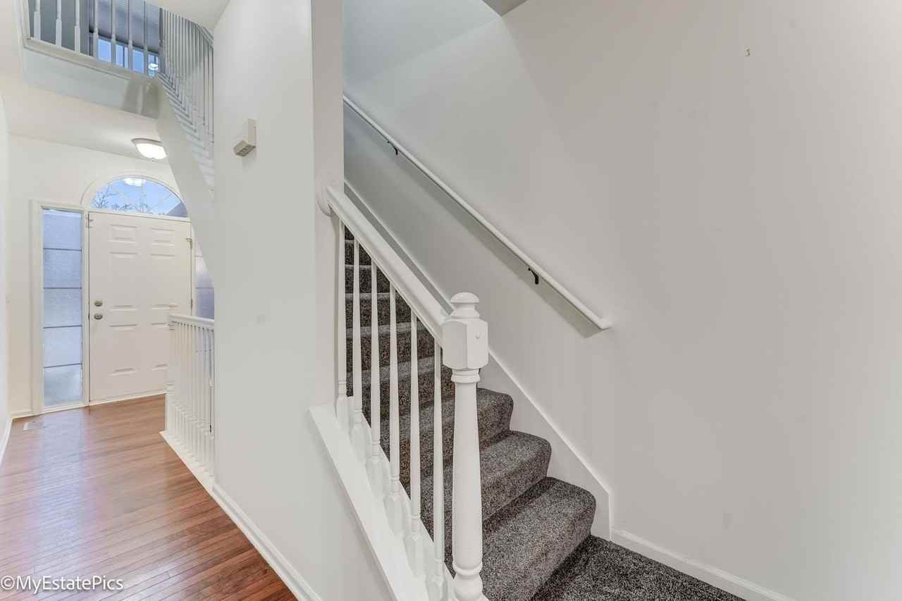41101 N Maplewood Dr - Photo 4 of 32