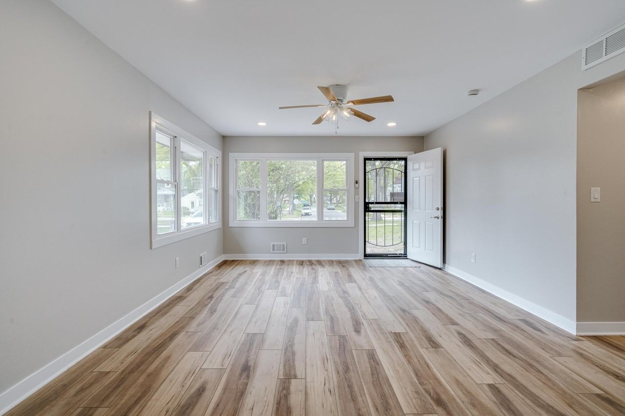 1334 Miller Ave - Photo 7 of 39