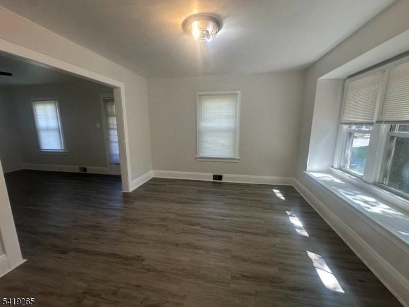 273 W Mount Pleasant Ave - Photo 5 of 18