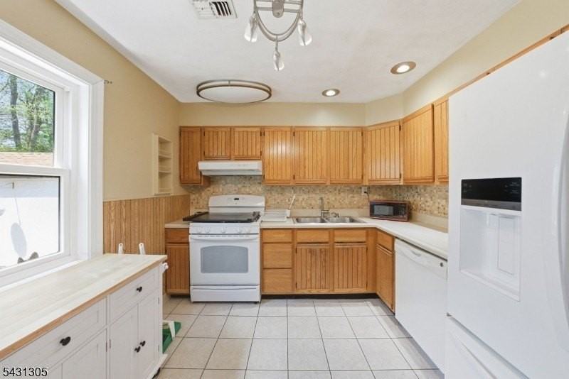 587 Marlboro Rd #1 - Photo 6 of 20