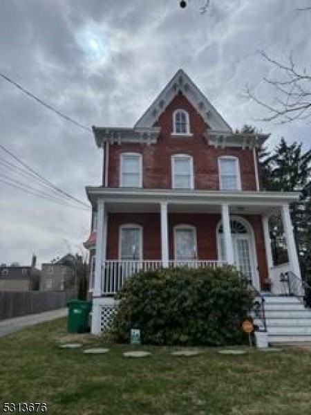 48 Trinity St - Photo 2 of 43